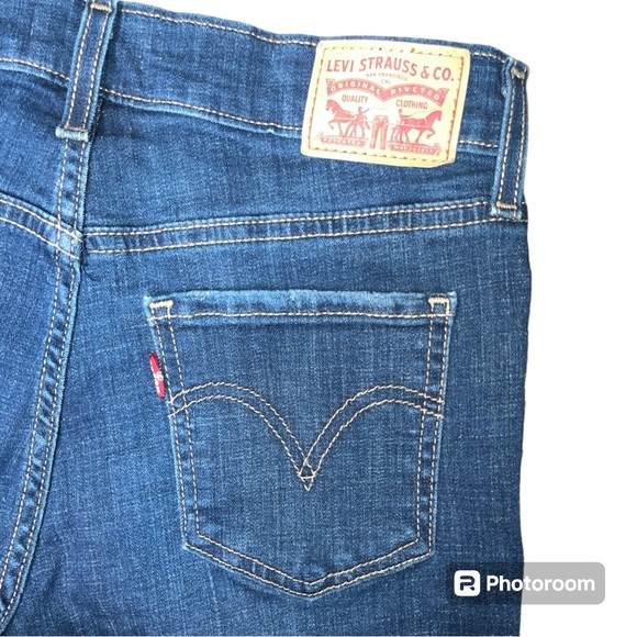 Levi's Mid-Length Denim Dark Wash Shorts - Picture 4 of 9